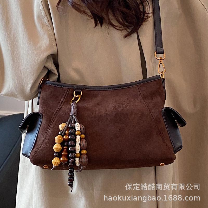 Underarm bag women's 2025 new autumn and winter high-end retro fashion shoulder bag suede messenger bucket bag