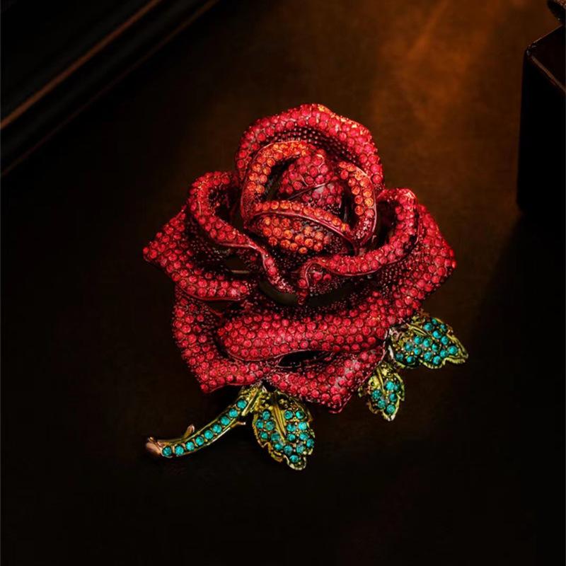 

LARGE RED ROSE CRYSTAL BROOCH or PENDANT Rhinestone Flower & Thorns Pin