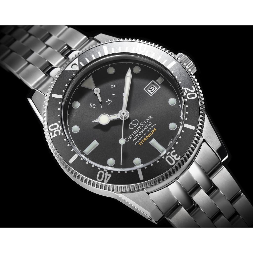 [ORIENT STAR] Automatic Men's Watch M42 Diver 1964, Japanese Made, 200m Water Resistant, Titanium, Black, 2-Year Manufacturer Warranty