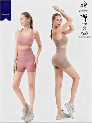 Gonne e pantaloni da donna – Pantaloncini