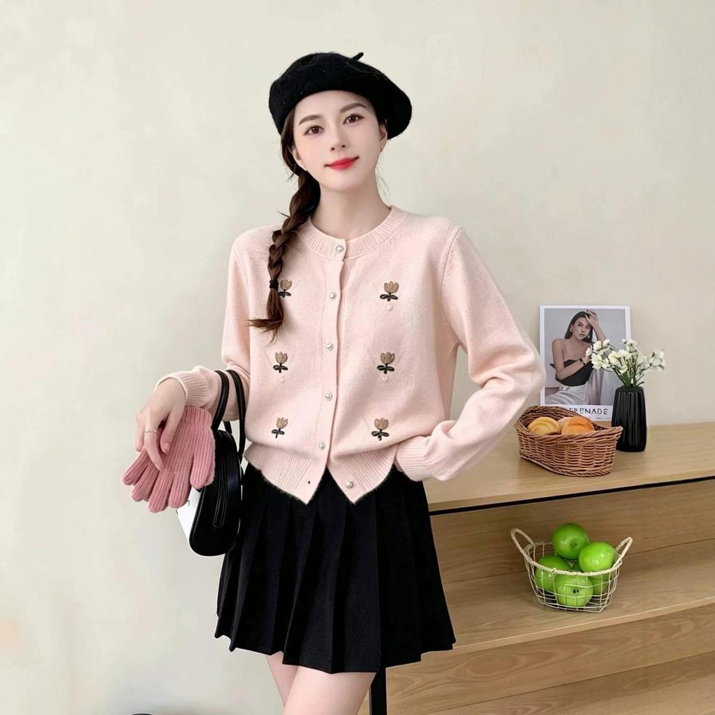Sweet Floral Knit V-Neck Cardigan - Korean Design for Autumn/Winter