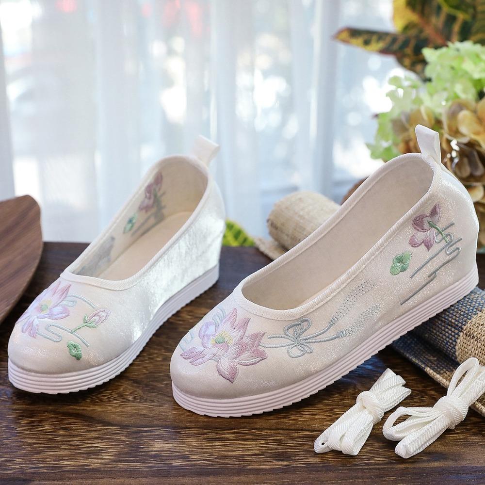 Fashion Inner Height Increasing Wedge Shoe Women Ethnic Style Retro Chinese  Round Head Hanfu Wedding Shoes