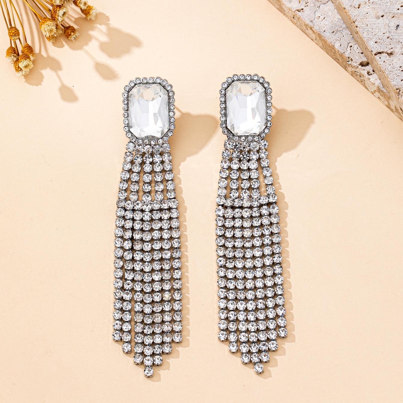 

Women s Fashionable Dangle Earrings, Luxurious and Exquisite Glass Imitation Diamond Long Tassel Earrings, Suitable for Daily Wear, Dates, and Banquet