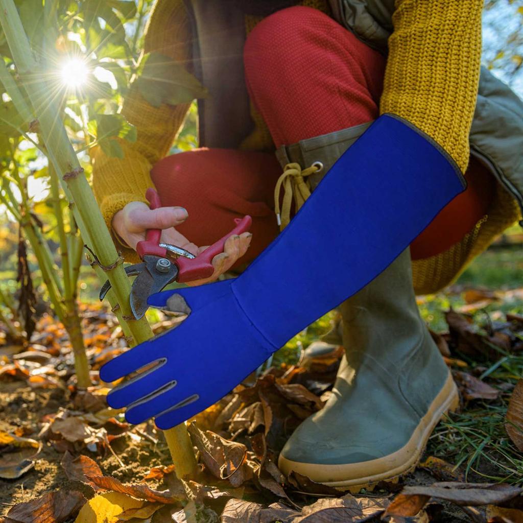 Trimming And Stab Resistant Gardening Long Sleeved Gloves With Unique Design For Hand , Flexible And Gardening Gloves Suitable For Both Men And Women