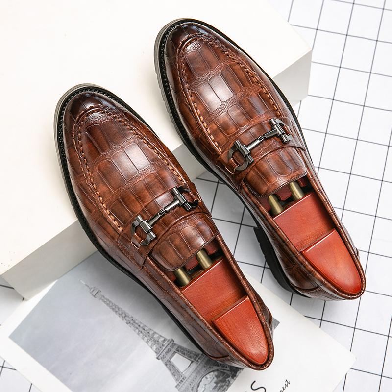 2024 Men Dress Shoes Handmade Brogue Style Men Loafers Leather Wedding Shoes Men Casual Flats Oxfords Formal Shoes Gents Shoes