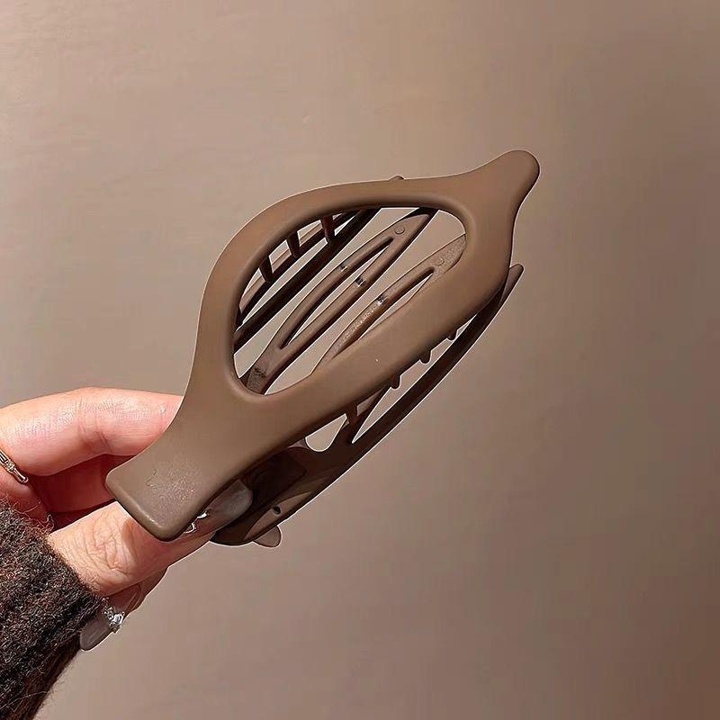 Suede Finish Hair Clip Large Swallow Clip Design Strong Hold for Wet Dry Hair Updo Shower Use Minimalist Hairpin