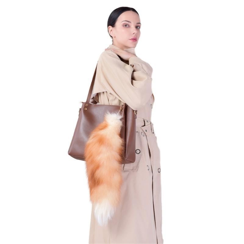 Set of 3 Oversized Faux Furs Keychains Halloween Foxes Tail Key Chain Elegant Bag Decoration Car Accessories