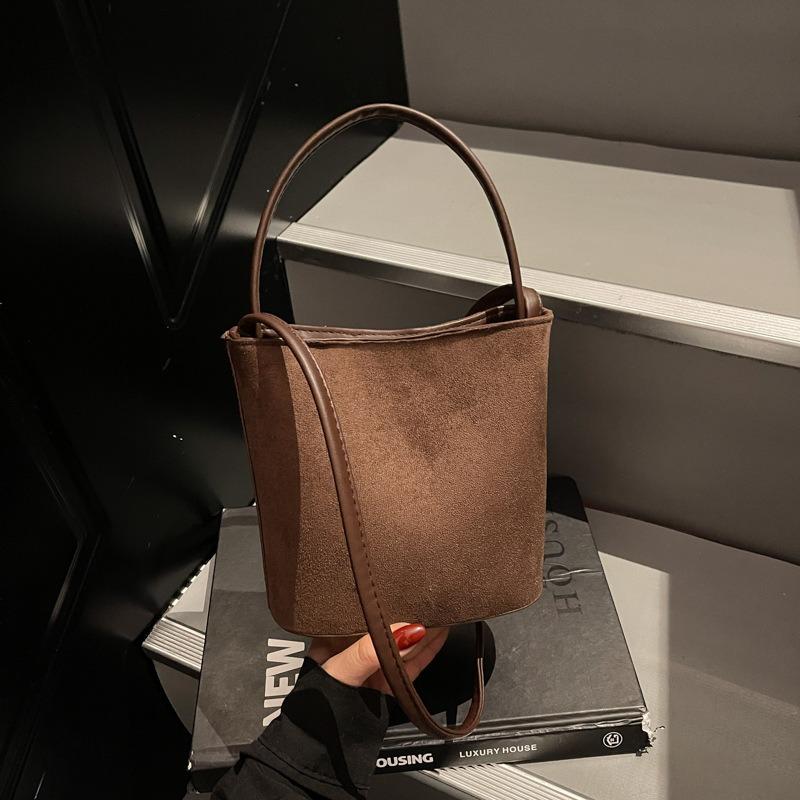 Autumn and Winter New Niche Matte Large-capacity Shoulder Women's Bag Simple and Versatile High-end Bucket Bag