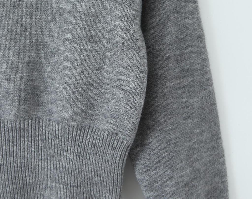 Women's Sexy Off-the-Shoulder Slimming Knit Sweater – Versatile Solid Color Cold Shoulder Top