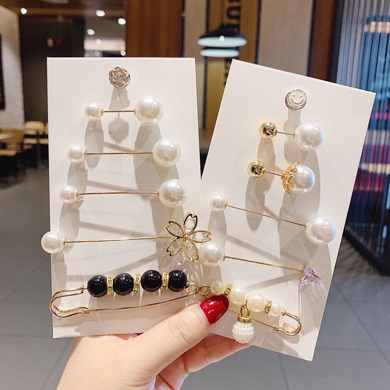 Women's Waist-Tightening Elastic Brooch Pin - Anti-Exposure Buckle for Clothes and Skirts