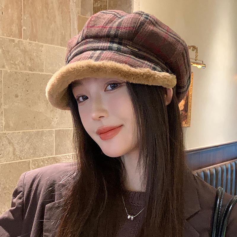 Women's Retro Plaid Plush Hat - Autumn Winter Warm Short Brim Versatile Slimming Travel Photo Hat