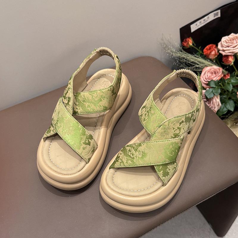 

National style stepping on shit sandals female Internet celebrity 2025 new summer wear comfortable thick sole one pedal beach Roman shoes 40