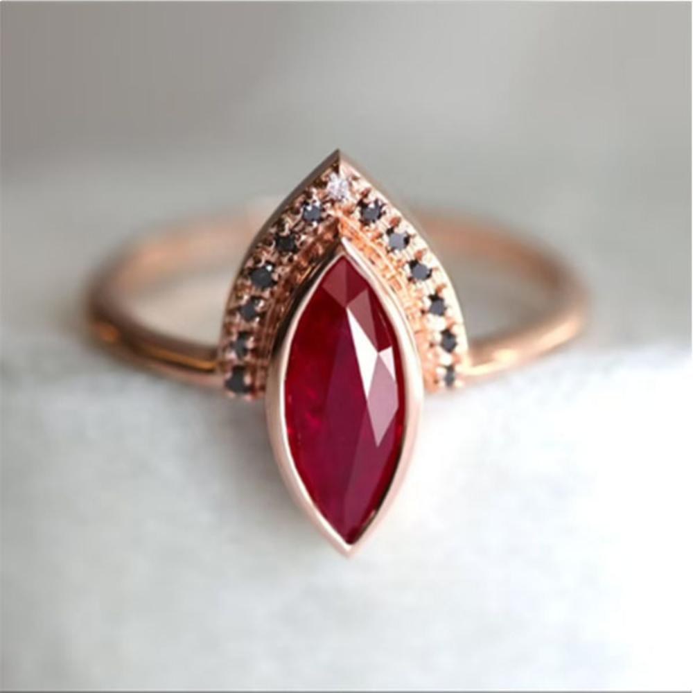 Anello Vintage Due in Uno con Rubino di Sangue, Semplice Design a Diamanti, Decorazione per Mano Versatile e di Alta Gamma