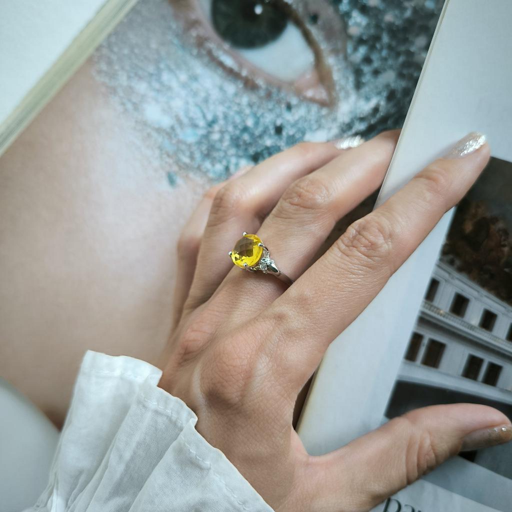 Серебряное кольцо с цитрином nano 3.58ct, фианитами, вес изделия 3,28 гр (2212850)