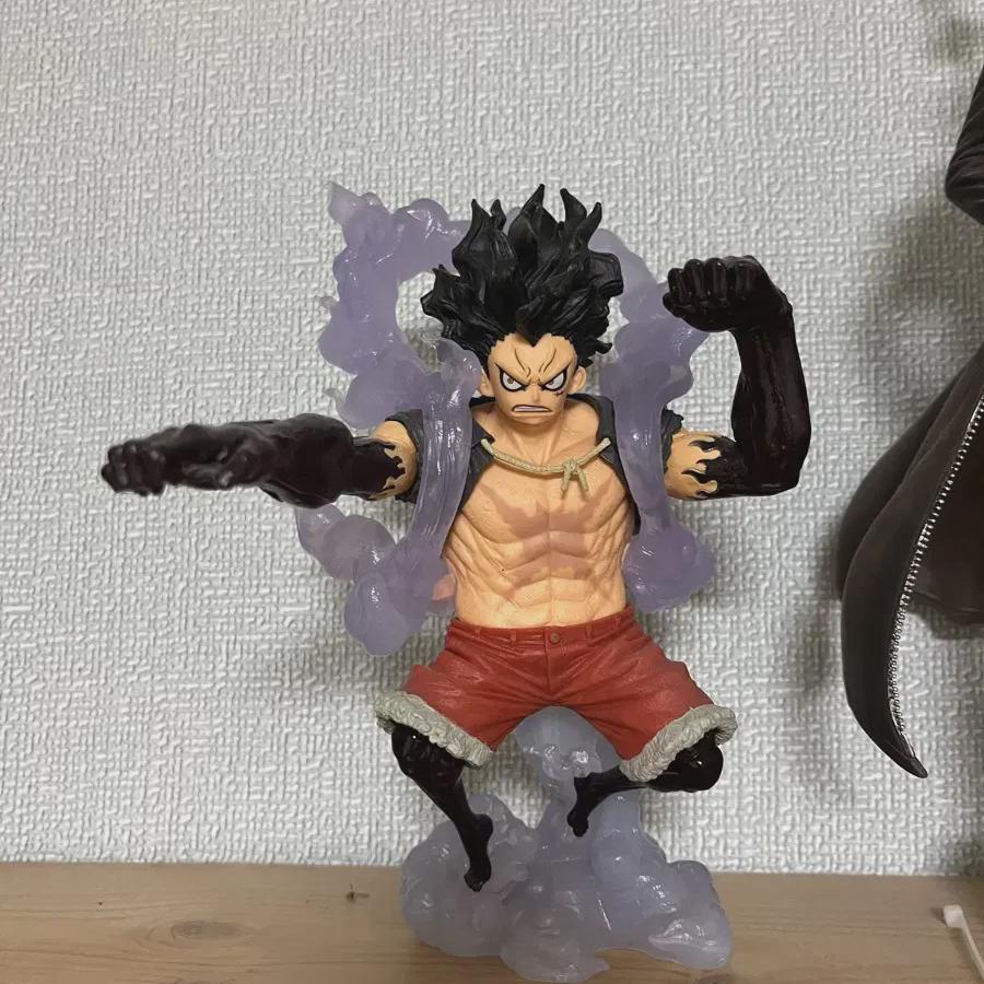 

Я продаю фигурки One Piece Luffy Snakeman