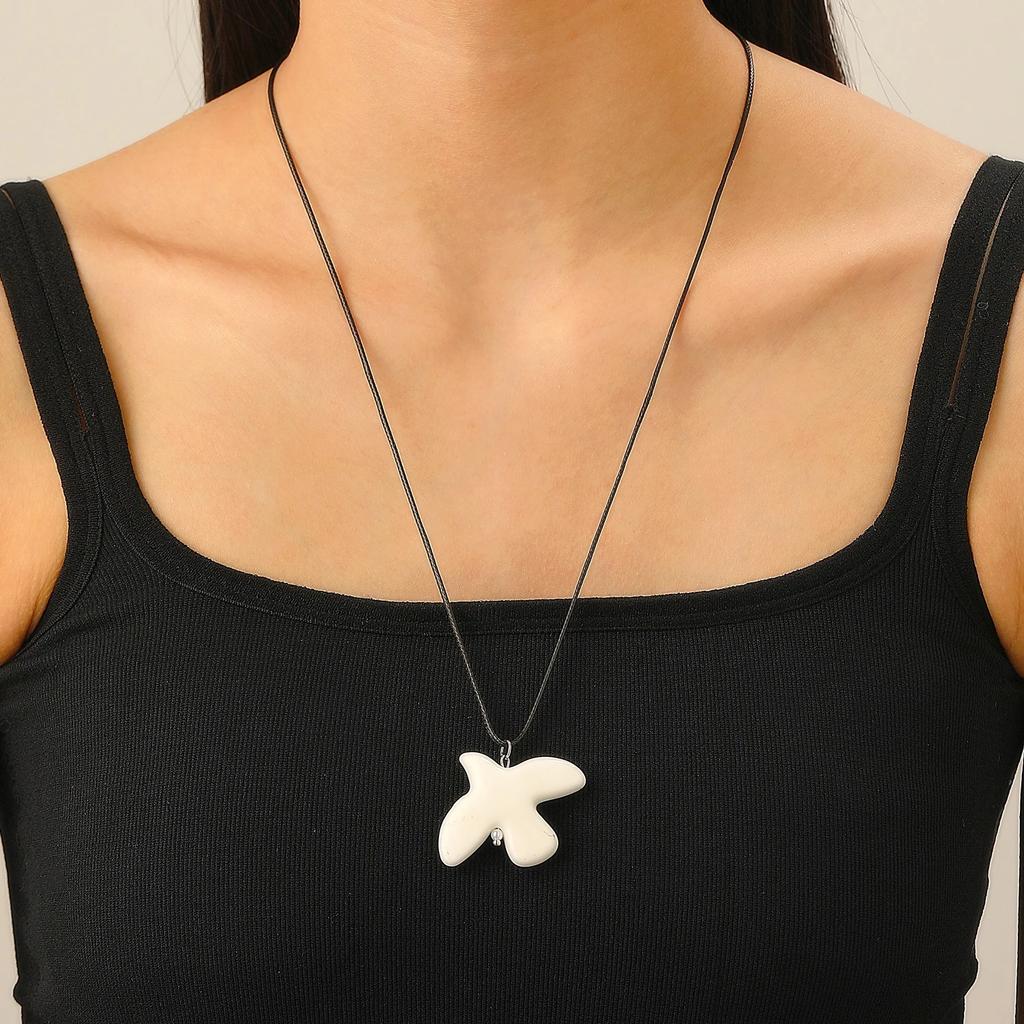 New Fashion White Ceramic Peace Dove Pendant Women Necklace Vintage Geometric Adjustable Rope Sweater Chain Trendy Jewelry Gifts