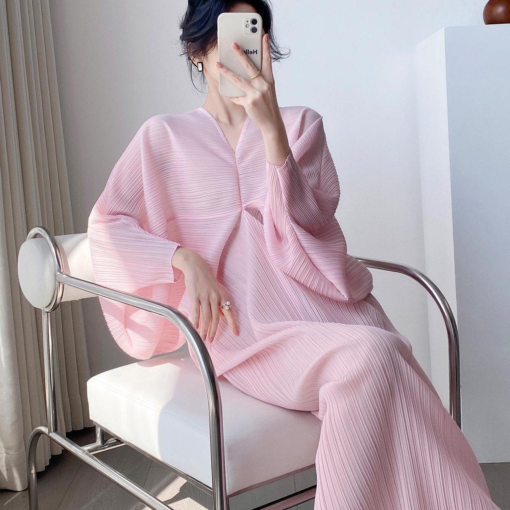 Miyake Pleats 2026 Elegant Batwing Sleeve Hip-Hugging Long Dress