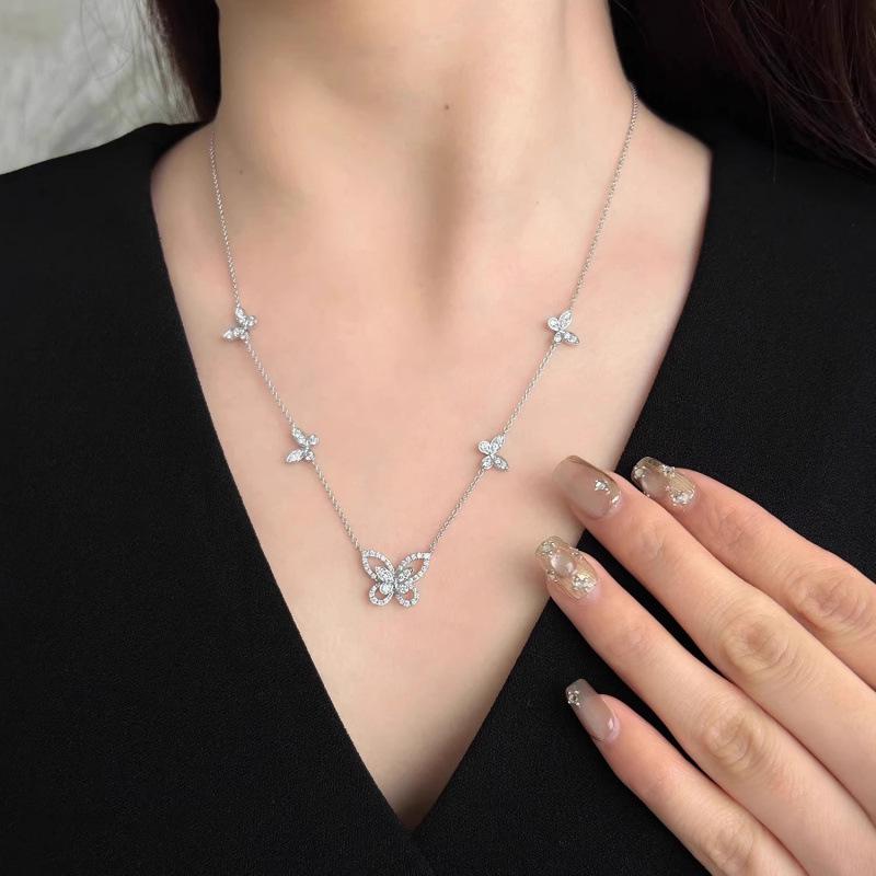 Phantom Butterfly Diamond Necklace: Elegant Five-Petal Design for Women, High-End Fashion Clavicle Chain
