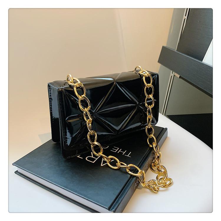 

Модная женская сумка из лакированной кожи Trend Rhombus, новинка 2024 года, сумка-цепочка с зазубринами, маленькая квадратная сумка на одно плечо через плечо чёрный