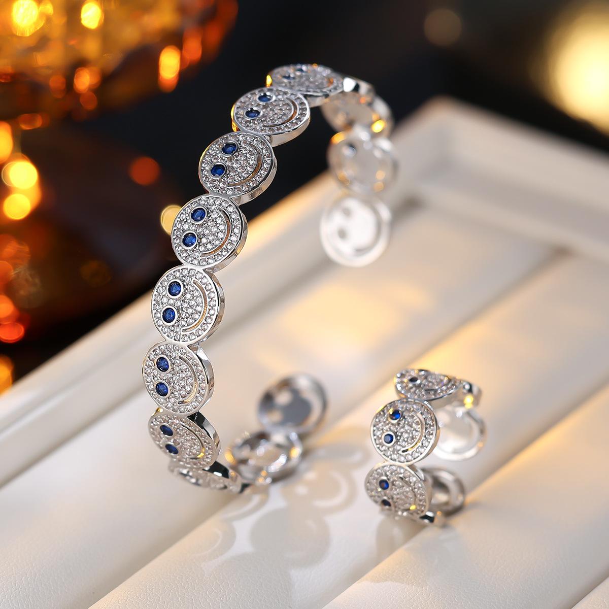 

Smile Face Bracelet And Ring Set For Women Fashion Minimalist Zircon Jewelry Perfect For Party And Gathering Wear