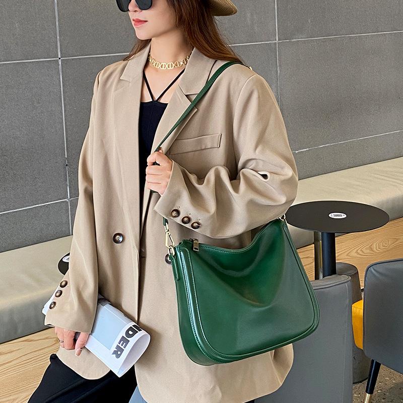 New Versatile Broadband High-capacity Crossbody Bag for Women's Niche Leather Shoulder Bag, Simple and Fashionable Cowhide Soft Bag