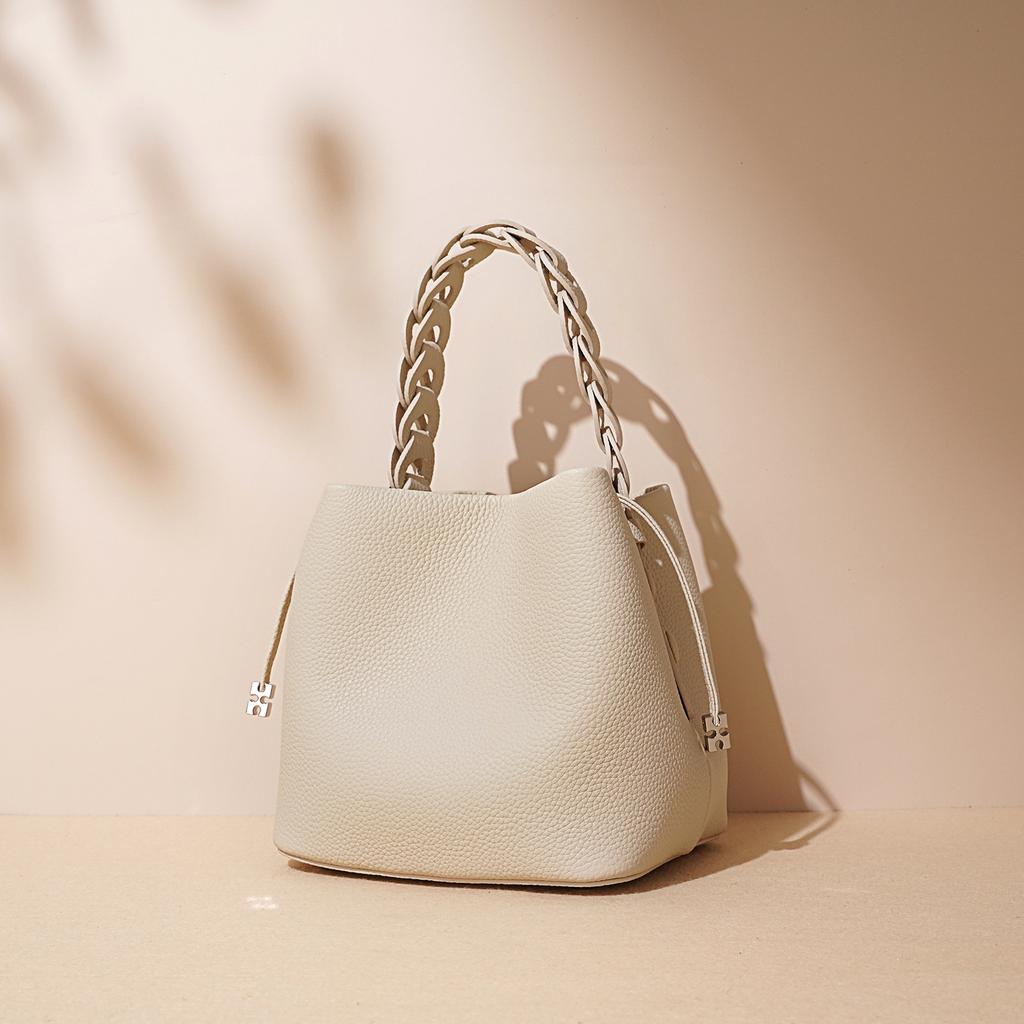 Versatile Vegetable Blue Texture Sub Shoulder Portable Summer Bag 2025 New Fashion Messenger Bag First Layer Cowhide Bucket Bag