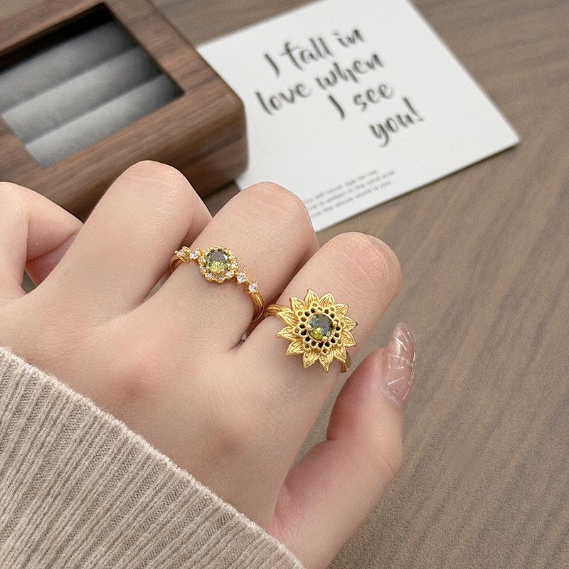 Medieval Vintage Light Luxury Retro Sunflower Wings Full Of Diamonds Zir*****Pen Ring Niche Design Ring Woman