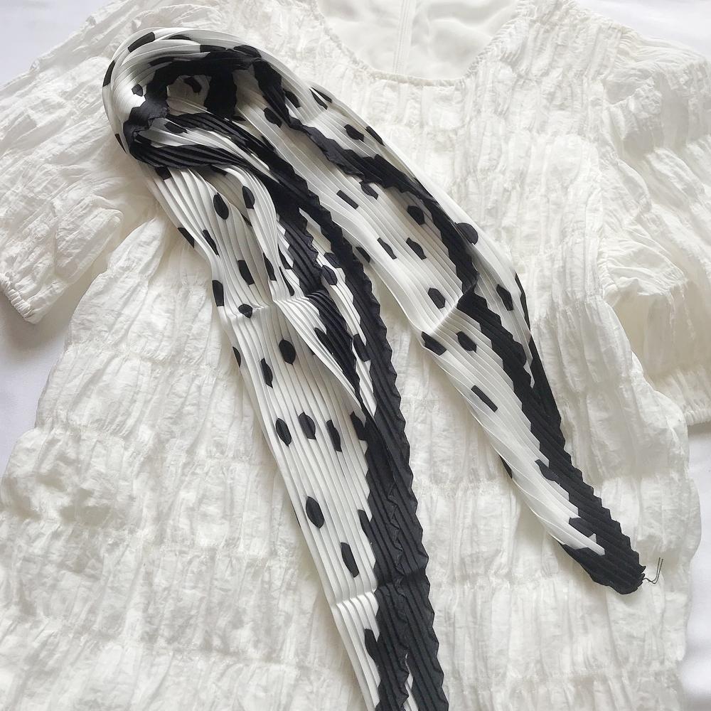 

NEW Fashion Pleated Printed Women Neck Tie Scarfs Vintage 70CM Square Pleated Shawl For Women Summer Crinkle Ladies Scaves 42cmx94cm