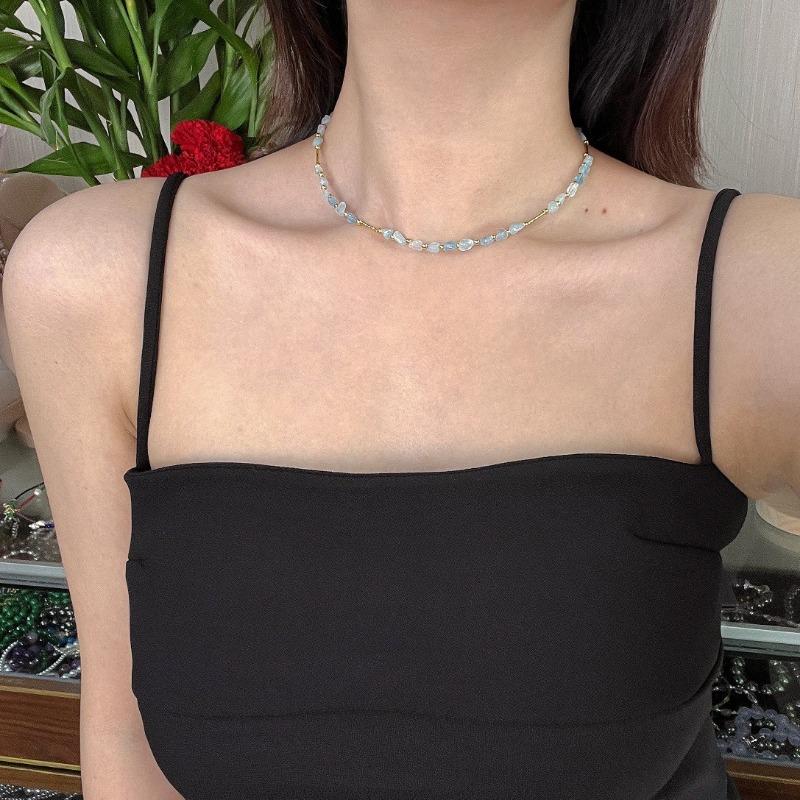 Gold Plated Irregular Raw Aquamarine Chip Bead Choker Necklace синий