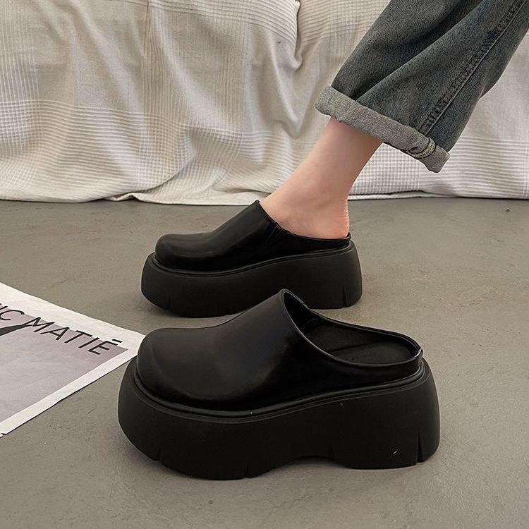 Super hot Internet celebrity thick bottom heightening slippers women's 2026 spring and autumn new popular outer wear muffin bottom bag head half sl