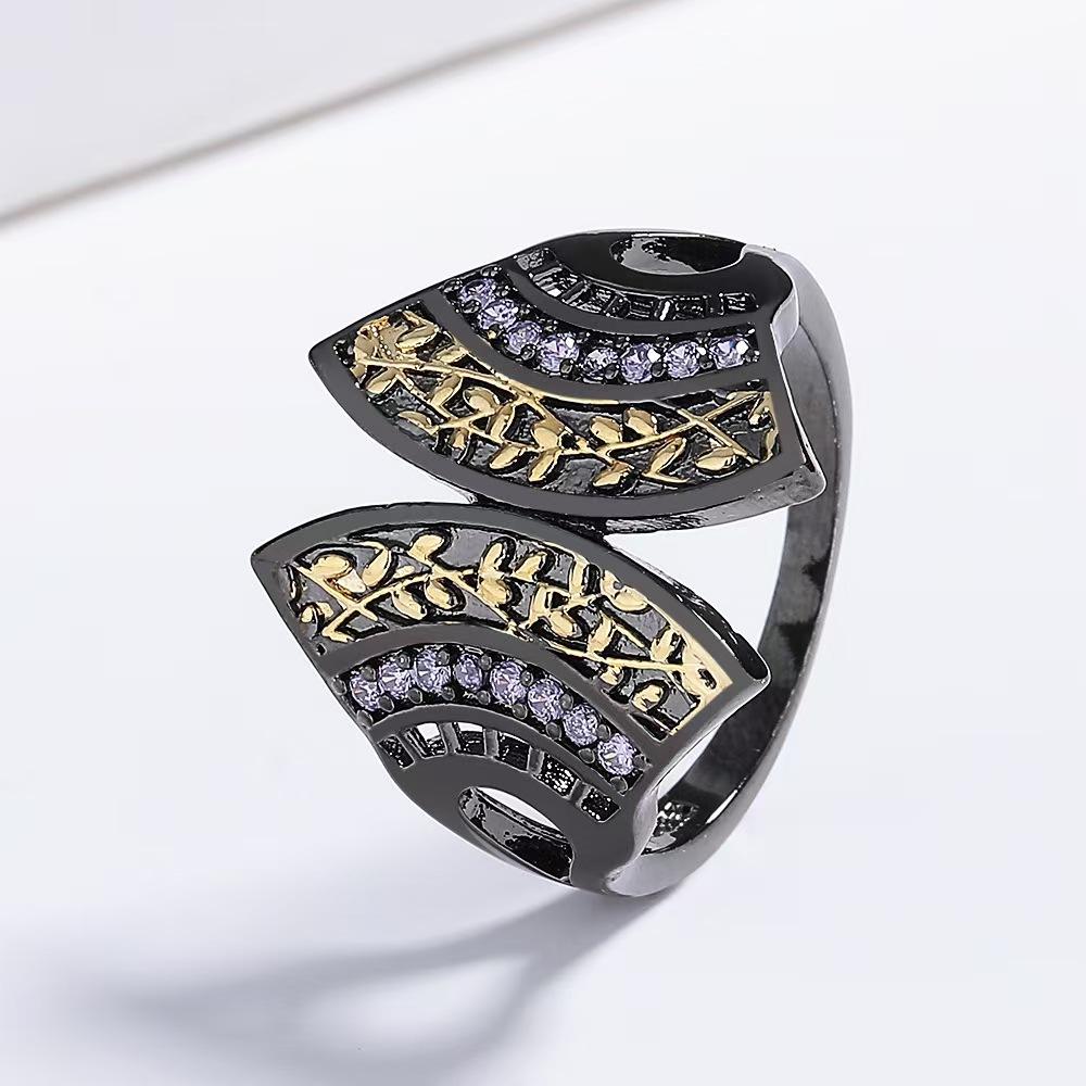 Retro Black Two-tone Ring, Fashionable Fan-shaped Ring, High-value Jewelry