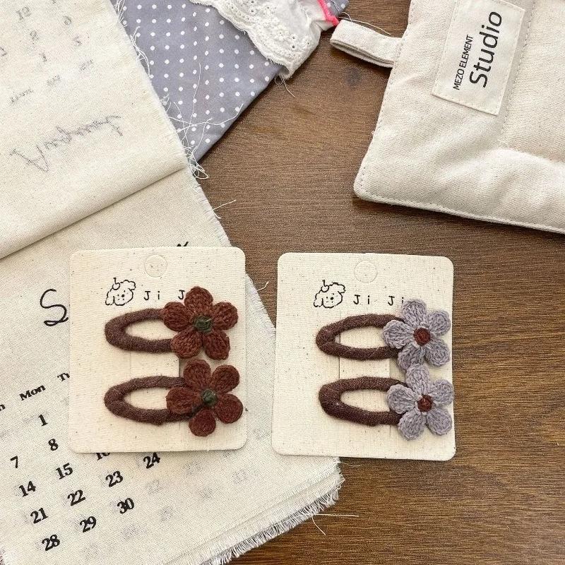 2pcs/set Hand-Knitted Triangle Hair Clips Floral Yarn BB Clips for Girls Autumn Winter Baby Hair Accessories Soft Fringe Clips