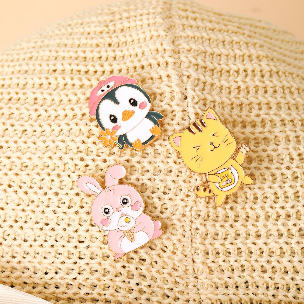 Cute Cartoon Animal Collection Enamel Brooches Penguins Elephants Tigers Cows Rabbits Pins For Clothes Jewelry Decoration