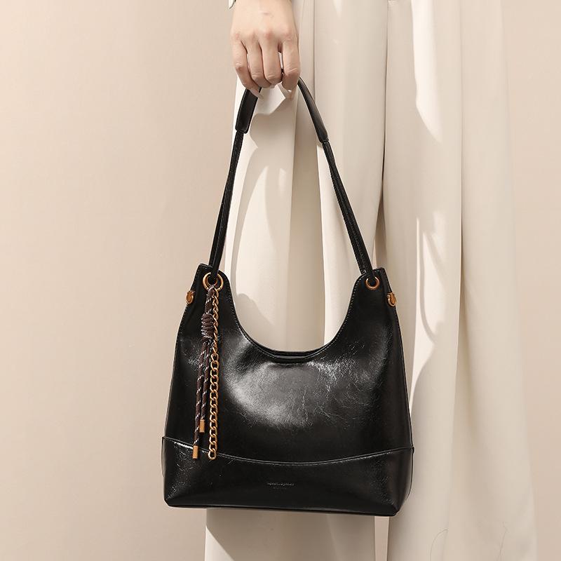 2026 Fall/Winter New Niche Handbag Fashionable Commuting Large Capacity High-End Single Shoulder Underarm Tote Bag for Women