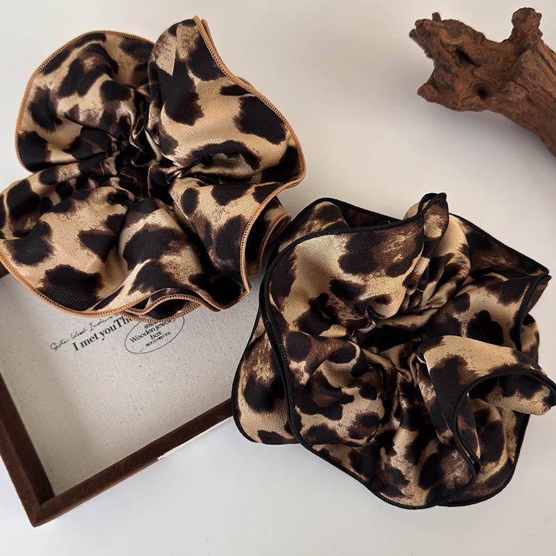 Korean Scrunchies Silk Satin Vintage Floral Hairtie for Pony Hair Band Beach Accessories Rolled Up Women and Girls Fashion Style