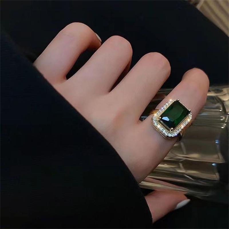 3Pcs Emerald Crystal Necklace Earrings Niche High-End Design Collarbone Chain Versatile Jewelry Set Banquet Wedding Jewelry Set