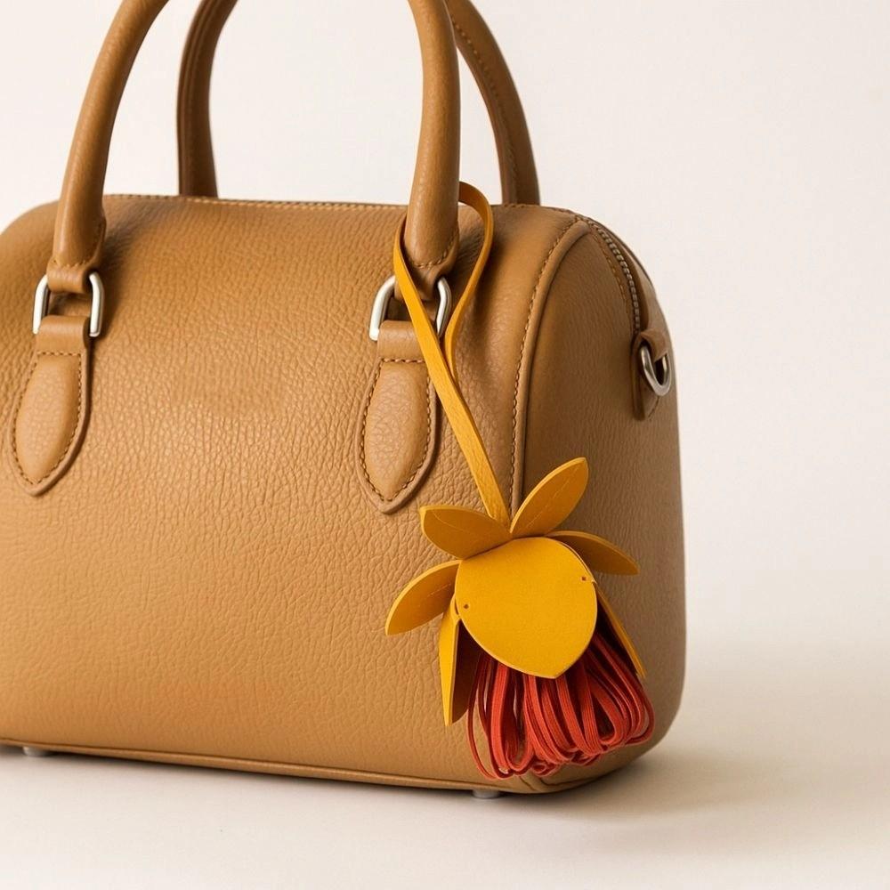 Hanger Flower Pu Leather Pendant Handmade Bag Pendant Trendy Leather Keychain  Bag Ornament