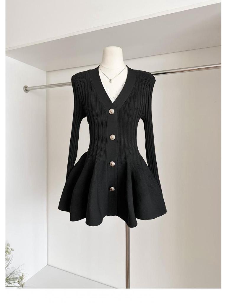 Thousand Gold Slimming V-neck Knit Dress: Autumn/Winter Elegant Date Outfit