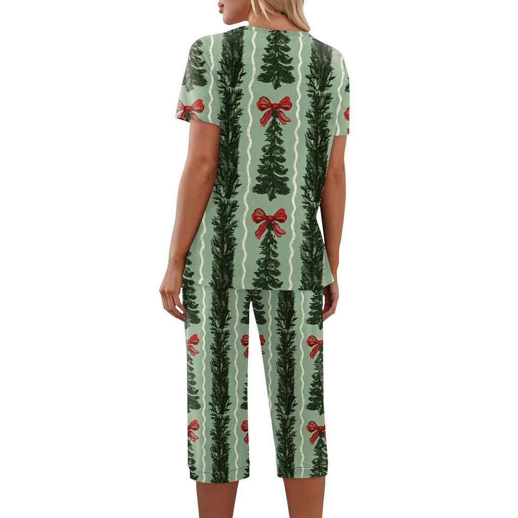 Women's Two-Piece Outfit Set with Christmas Print Short Sleeve Top and Pants