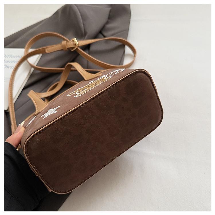 2025 Autumn/Winter Retro Leopard Print Women's Versatile Bucket Handbag - Simple Commute Crossbody & Shoulder Bag