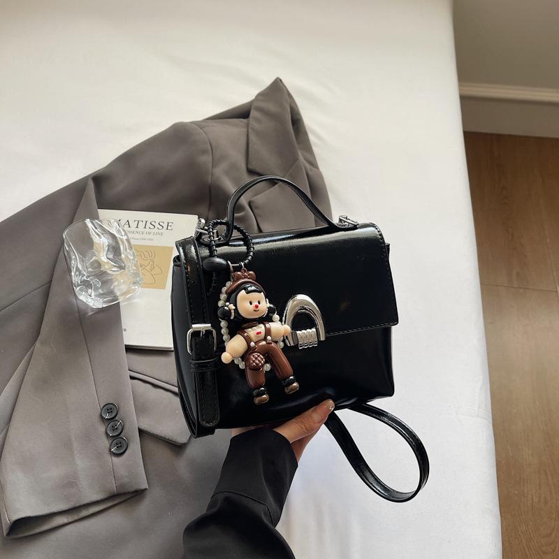 2025 Summer Fashion New Versatile Handbag Casual Versatile Messenger Commuter Bag Women's Texture Work Small Square Bag