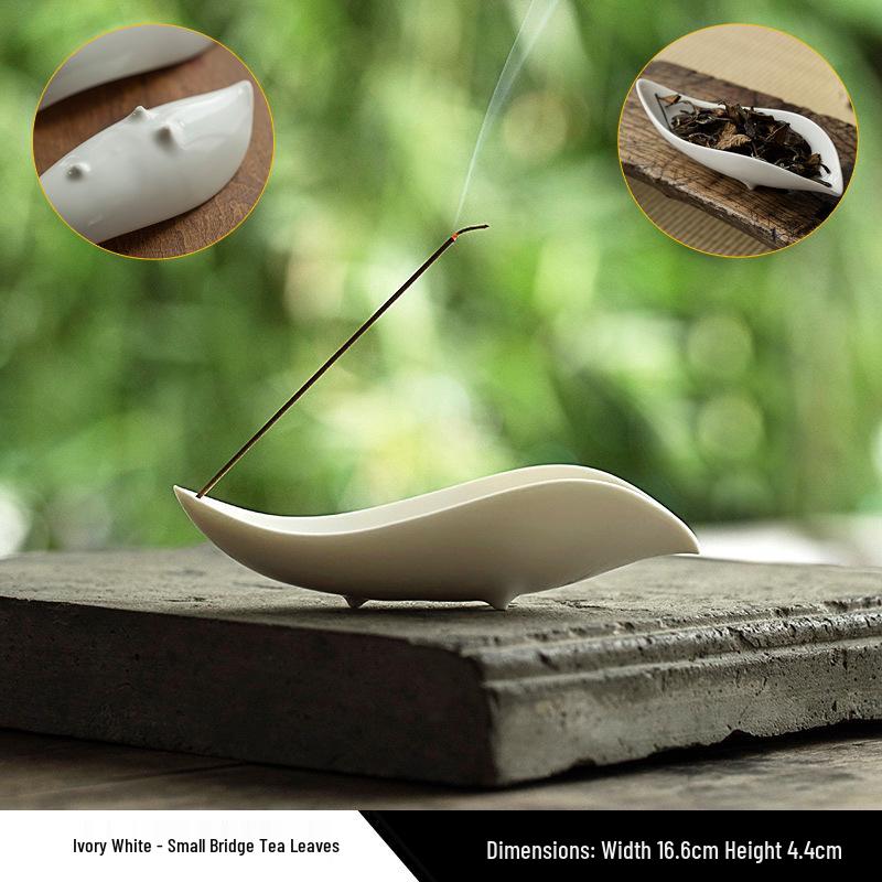 Dehua White Porcelain Tea Scoop for Pu'er Tea Ceremony – Ceramic Tea Leaf Holder and Viewing Tool.
