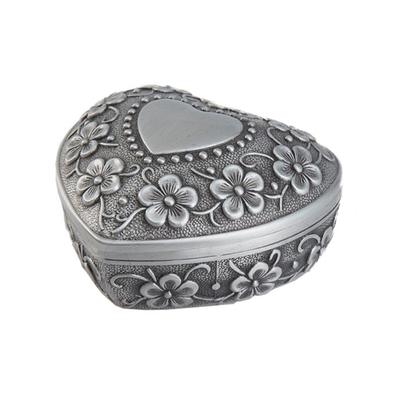 Elegant Retro Heart Shape Metal Jewelry Storage Box Featuring Soft Interior Padding For Scratch Resistance