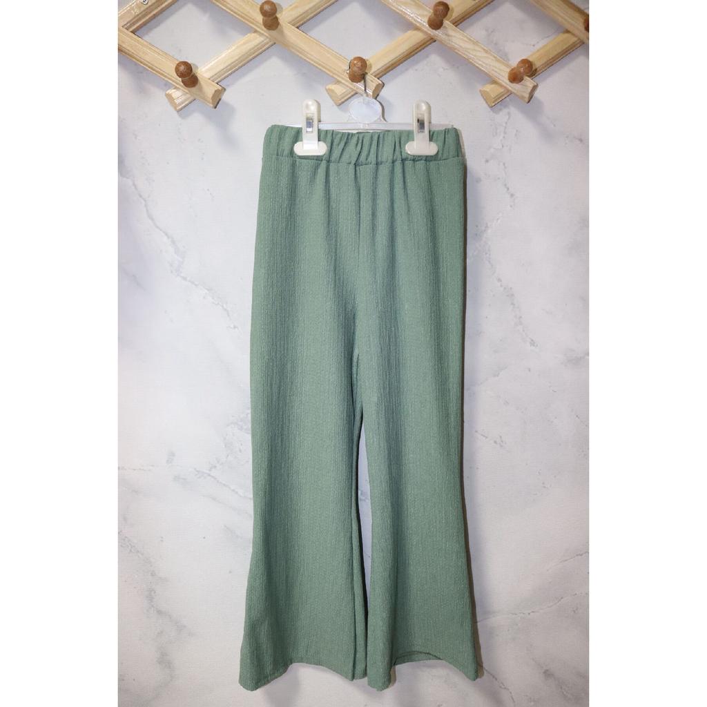 Stilig binærsett for jenter - Blomstermønstret bluse og moderne bukser