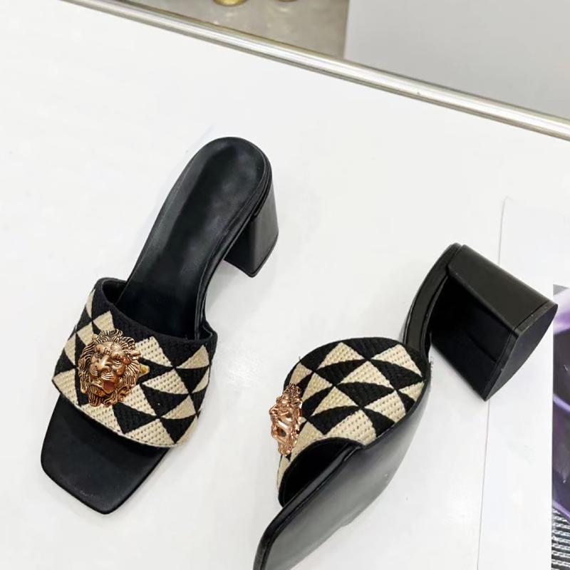 

High-end diamond women s slippers, fish-mouthed back hollow lion cool slippers, Rhinestone slippers chain bag set T36 42 чёрный