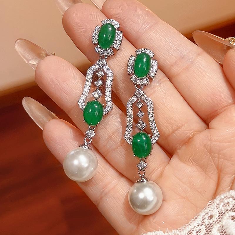 New Jewelry Earrings Australian White Pearl Long Tassel Emerald Socialite Temperament Fashionable Women's Style Imitation