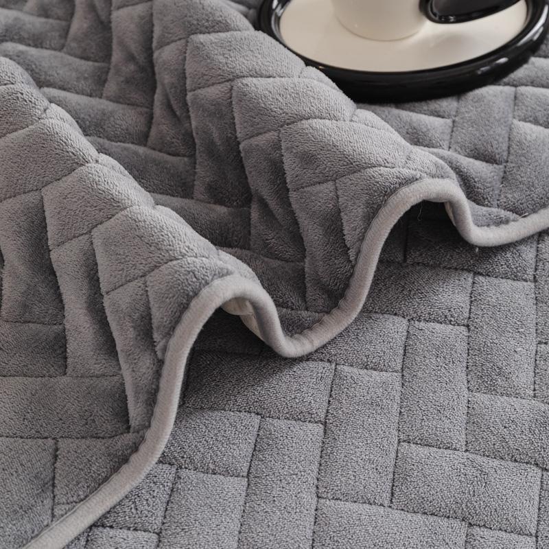 Plush Solid Color Anti Slip Winter Sofas Towel Geometric Brick Pattern Sofa Cover