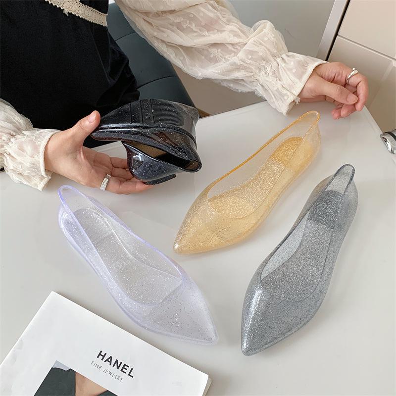 Yuzhihao Summer Women's Pointed Toe Closed Flat Sandals - Fashionable, Solid Color, Low Cut Design