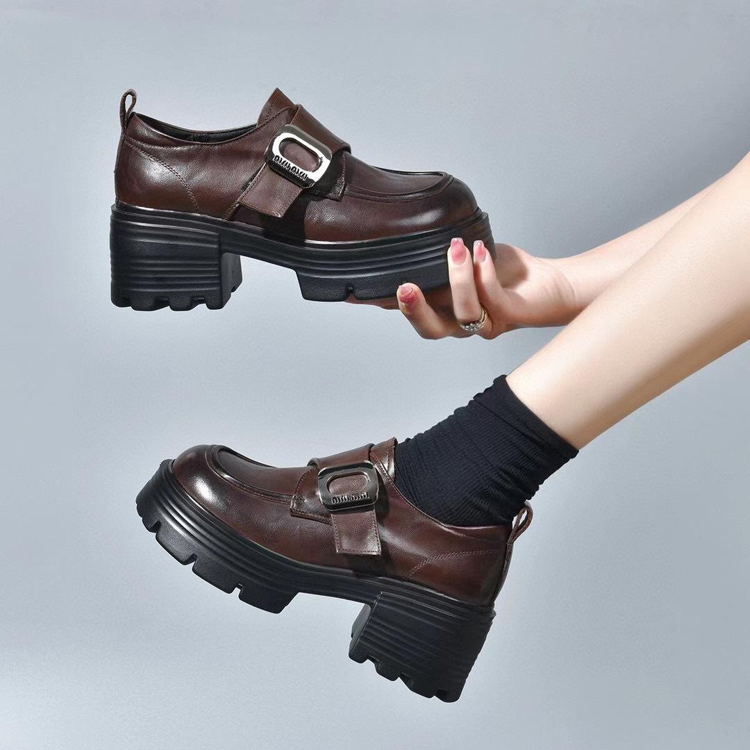 

Туфли на платформе женские весна новая мода персонализированная пряжка водонепроницаемая стол толстый каблук британские маленькие кожаные туфли 40 коричневый