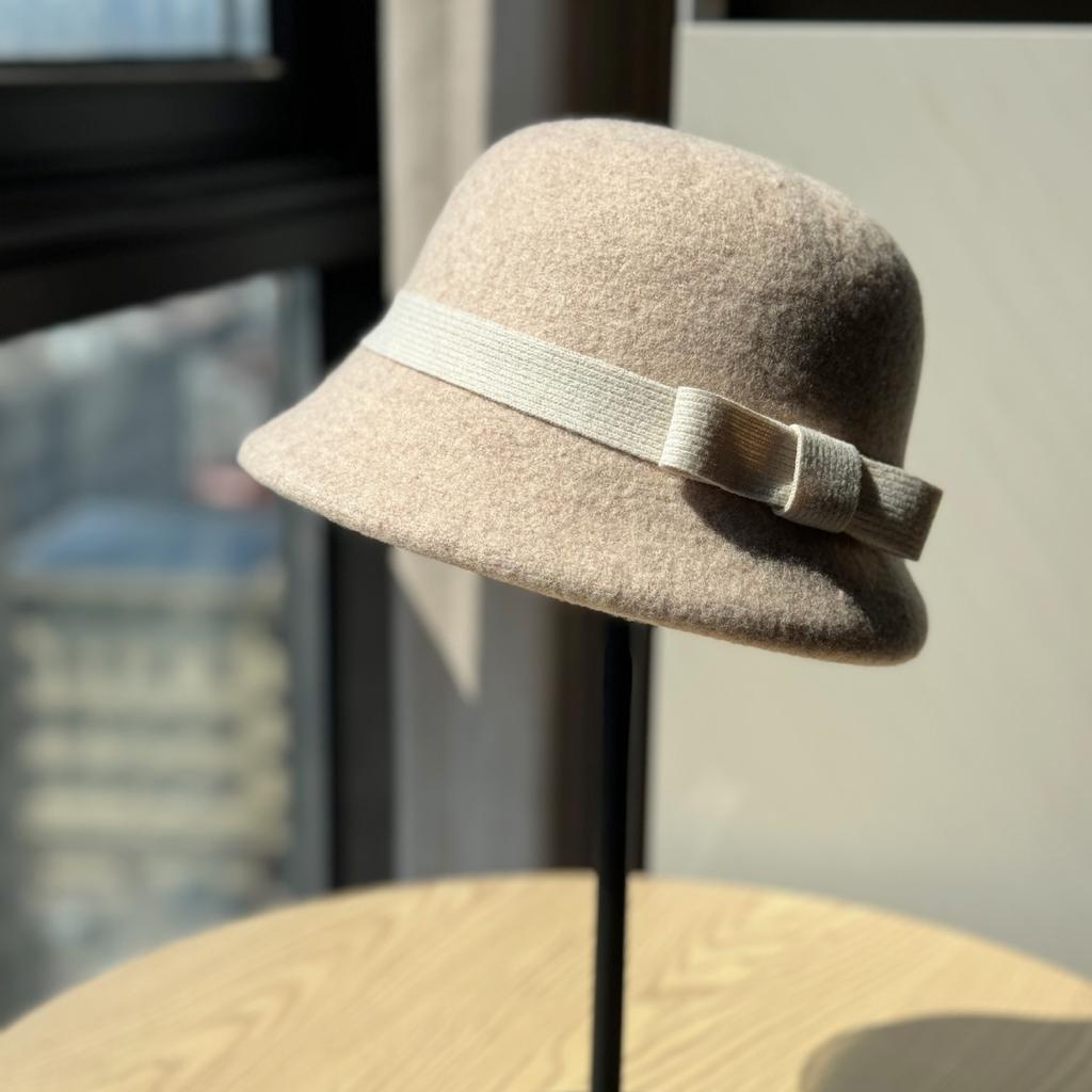 Neuer Fischerhut aus britischer Wolle für Damen Winter Modischer Tochterhut Gesicht Zeigender Kaschmir-Beckenhut Temperamenthut